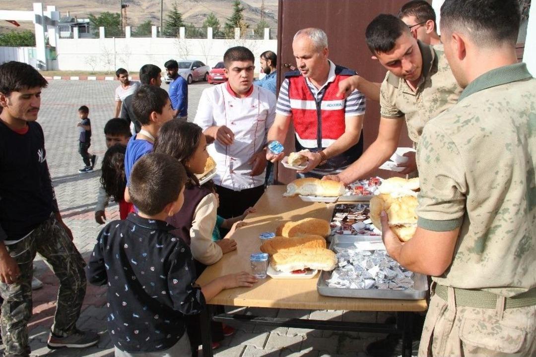 Van&rsquo;da 145 Ka&ccedil;ak M&uuml;lteci Yakalandı