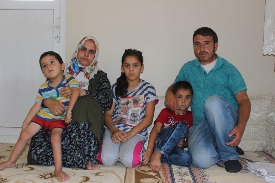 G&ouml;zleri &Ouml;n&uuml;nde Eriyen &Ccedil;ocukları İ&ccedil;in Yardım Bekliyorlar