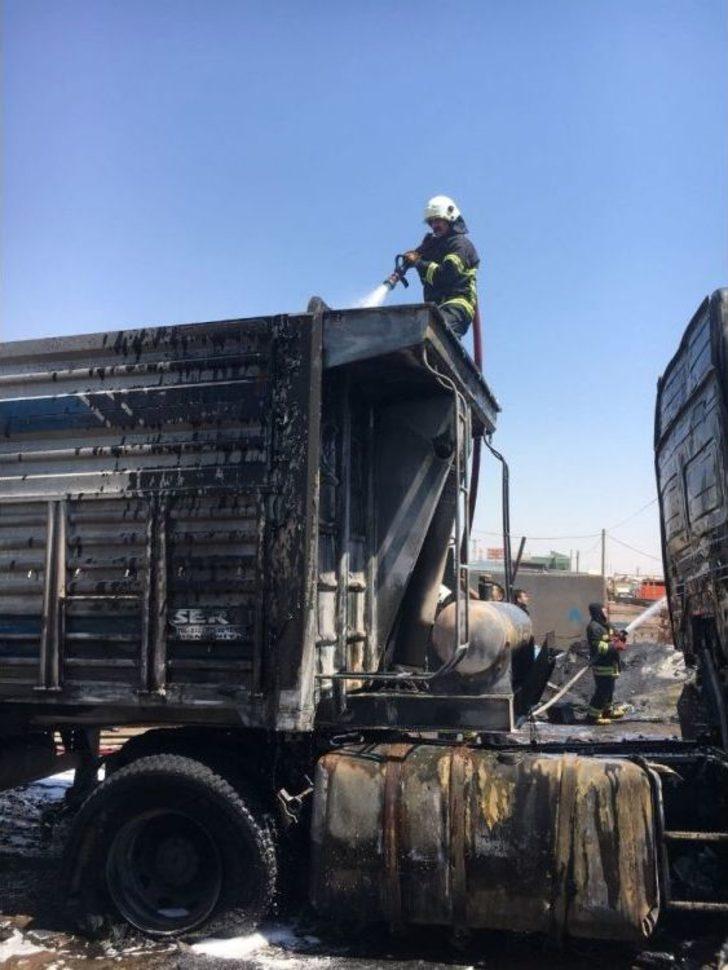 Park Halindeki Araçta Yangın: 1 Yaralı G2