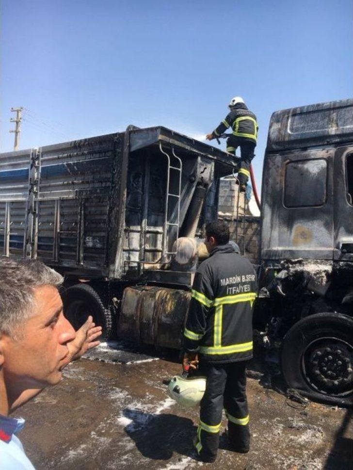 Park Halindeki Araçta Yangın: 1 Yaralı G3