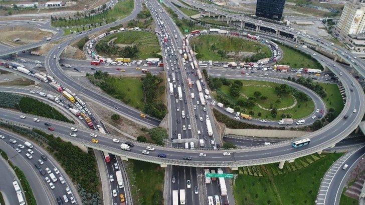 Mahmutbey Gişelerinde Bayram Trafiği G5