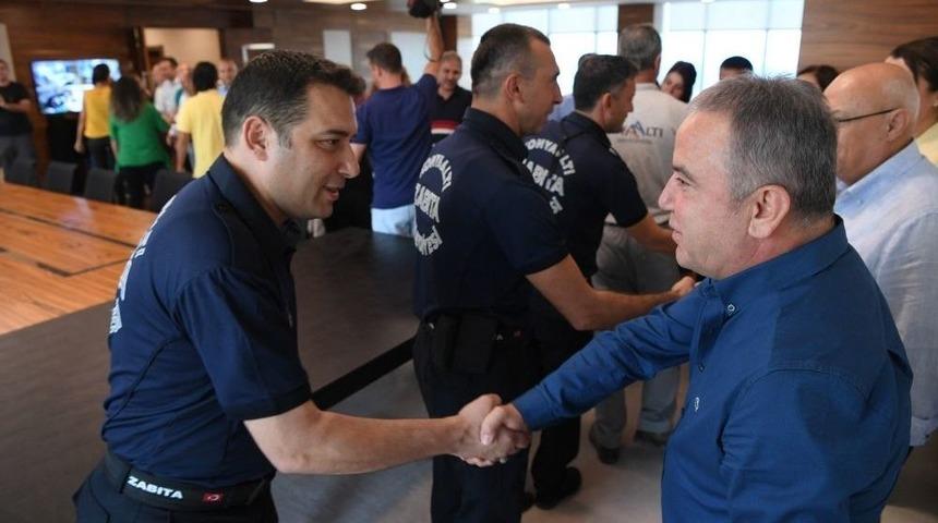 Başkan B&ouml;cek, Personeliyle Bayramlaştı