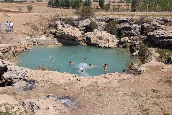 Uyuz Olan Bu Göle Koşuyor G3