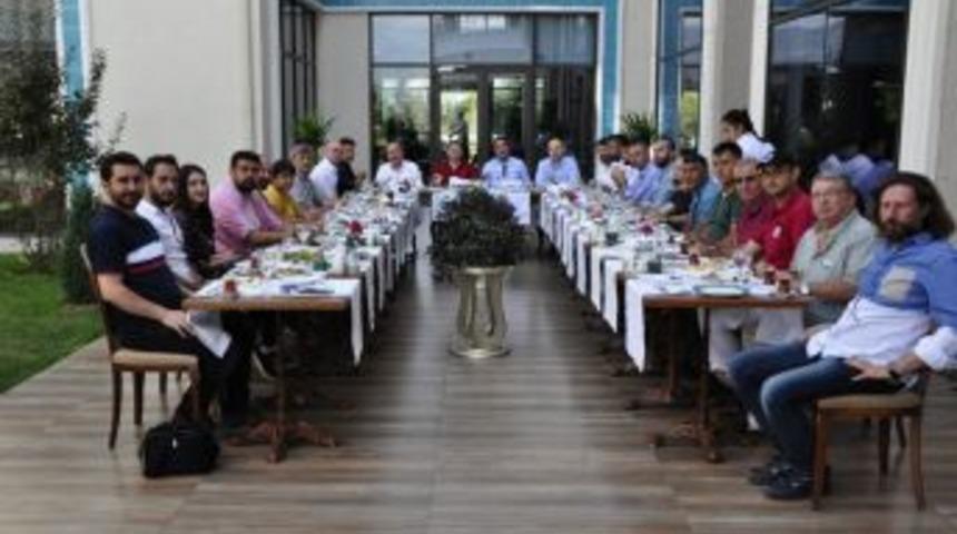 Afyon Belediyespor Y&ouml;netimi Basın Mensupları İle Bir Araya Geldi