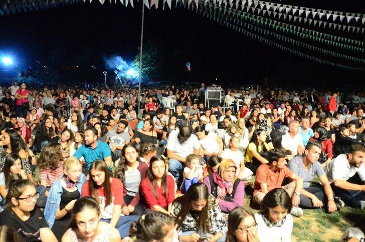 Aleyna Tilki, Üzüm Festivalinde Sahne Aldı G4