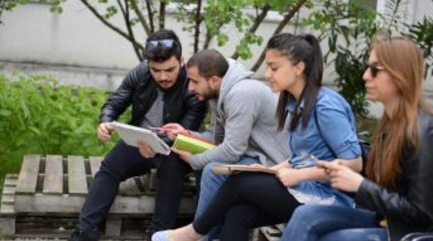 B&uuml; Mezunlarından Kpss Başarısı