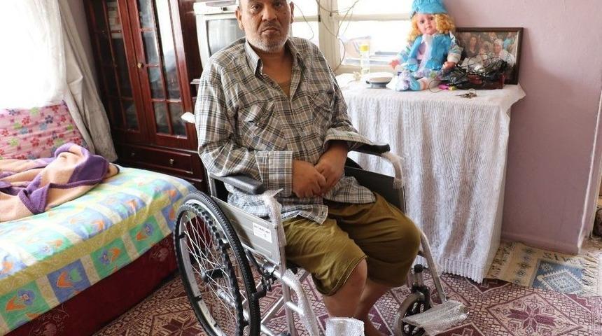 Engelli Adamın Y&uuml;z&uuml; Yunusemre İle G&uuml;ld&uuml;