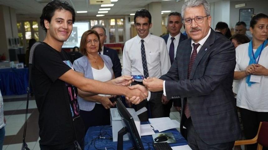 Ege&rsquo;yi Dereceyle Kazanan &Ouml;ğrencileri Rekt&ouml;r Budak Kaydetti