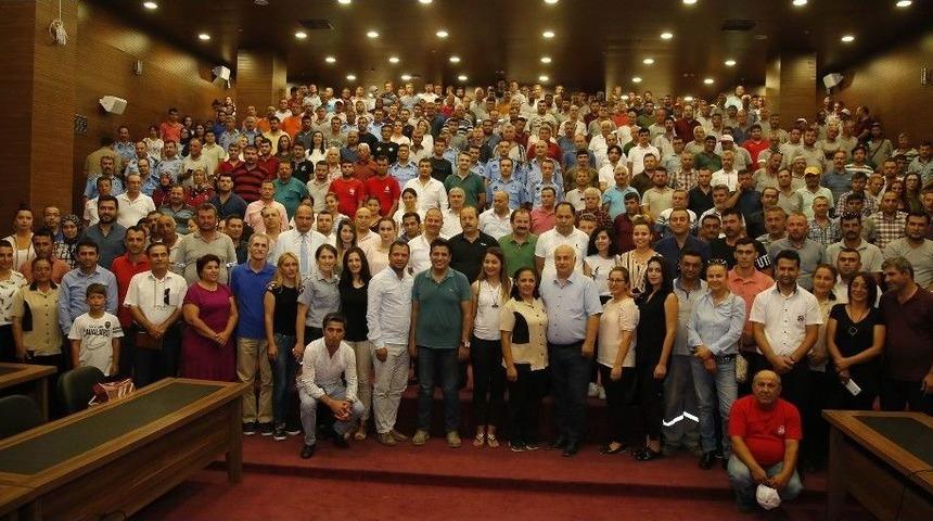 Başkan Gen&ccedil;, Belediye Personeliyle Bayramlaştı