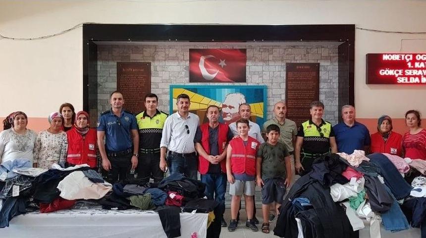 İhtiya&ccedil; Sahiplerine Bayram &Ouml;ncesi Kıyafet Yardımı