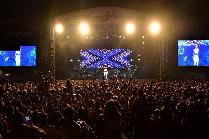 Bariş Ve Sevgi Buluşmaları Söyleşilerle Konserlerle Devam Ediyor G4