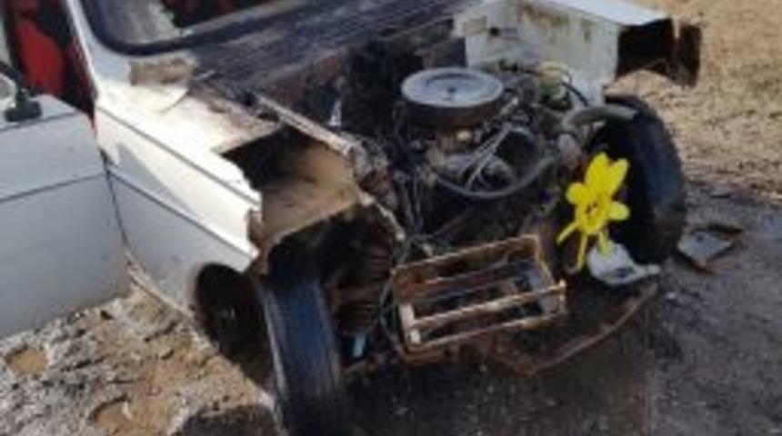 Hurdacı Otomobili Par&ccedil;alarken Yangın &Ccedil;ıktı