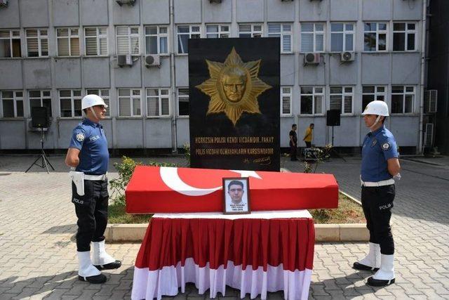 Kansere Yenilen Genç Polis İçin Tören Düzenlendi