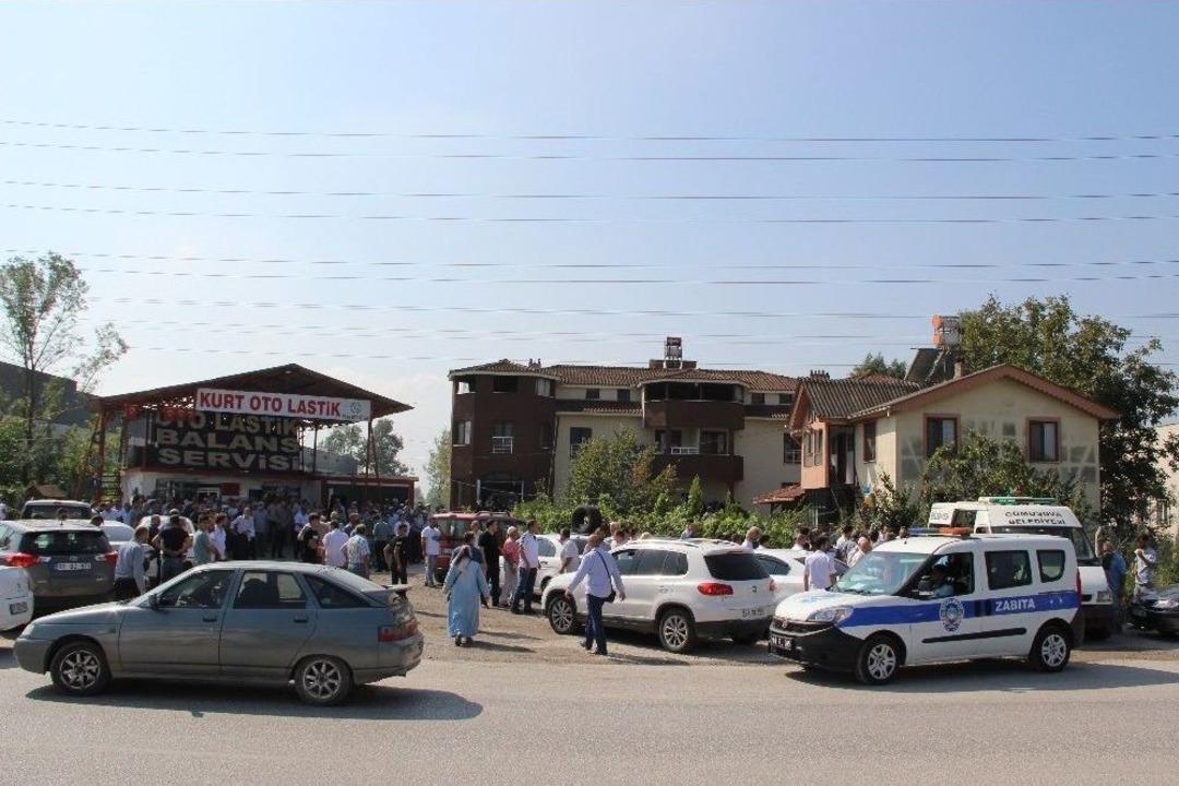 Feci Kazada &Ouml;len Yunus Emre Kurt, Aile Mezarlığına Defnedildi