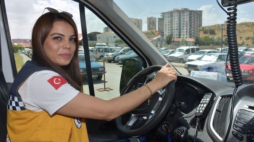 Babasının Hayalini Ger&ccedil;ekleştirmek İ&ccedil;in Ambulans Şof&ouml;r&uuml; Oldu