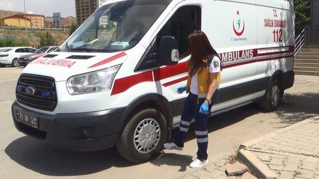 Babasının Hayalini Gerçekleştirmek İçin Ambulans Şoförü Oldu