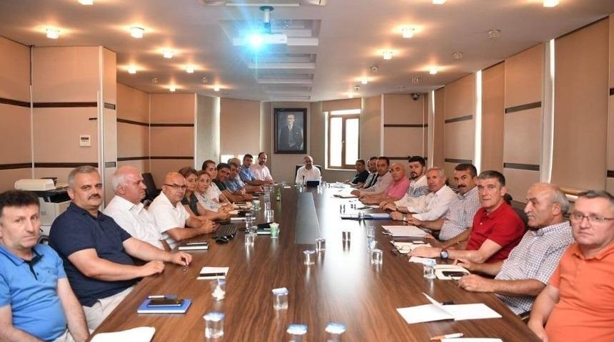 Başkan &Uuml;z&uuml;lmez, Devam Eden Projeleri Değerlendirildi