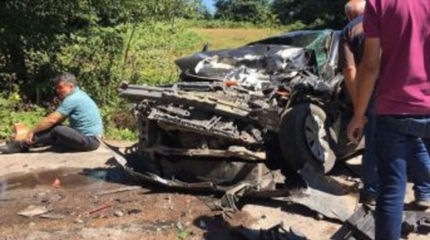 Ordu&rsquo;da Trafik Kazası: 2 &Ouml;l&uuml;, 4 Yaralı