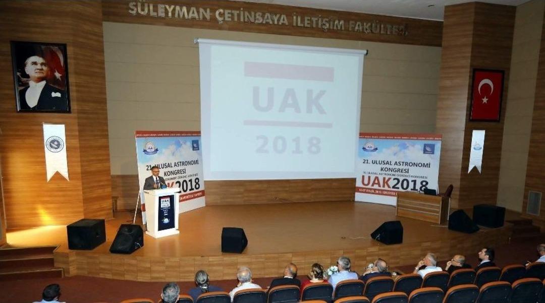 Er&uuml; Astronomları Ve Uzay Bilimcileri Bir Araya Getirdi