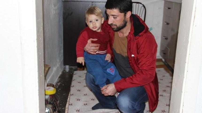 Anne Evi Terk Edince &Ccedil;ocuklar Ortada Kaldı