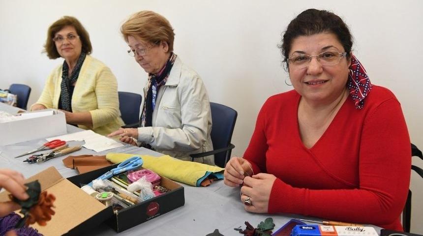 Konyaaltı Belediyesinin, Kadın Sanat Lokali Kurslarına B&uuml;y&uuml;k İlgi