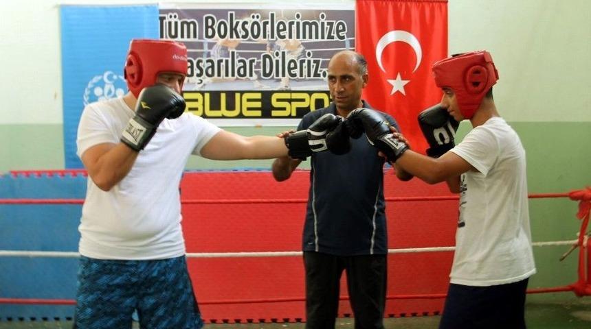 Sağlık&ccedil;ılara Y&ouml;nelik Şiddet, Doktoru Boksa Y&ouml;neltti