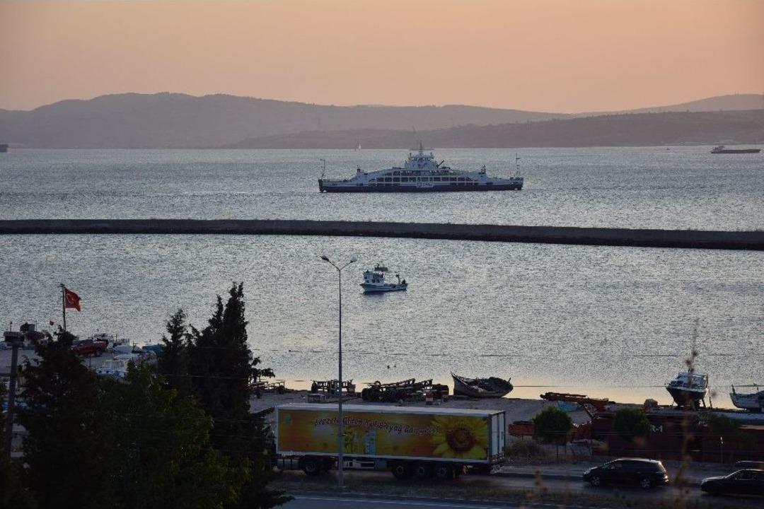 Feribot Seferlerinde Bayram &Ouml;ncesi Yoğunluk Yaşanıyor