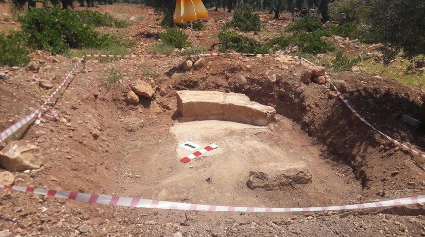 Ka&ccedil;ak Kazı Sonucu Mozaik Ortaya &Ccedil;ıktı