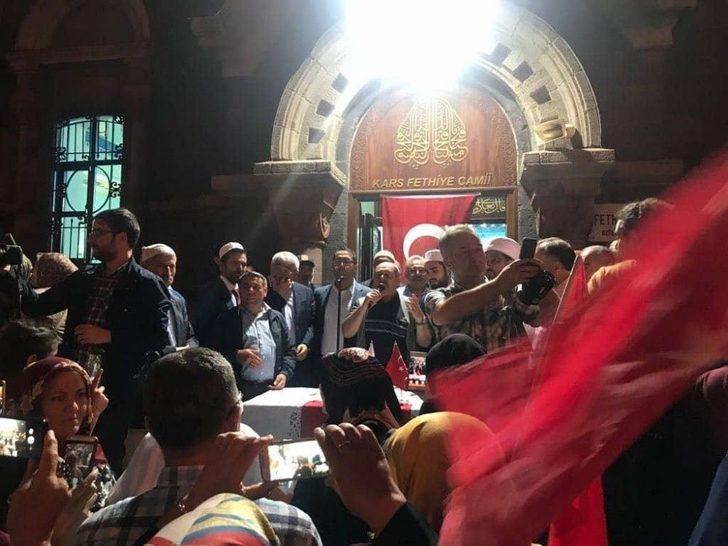 Kars Belediye Başkanı Karaçanta, Hacı Adaylarını Hacca Uğurladı G2