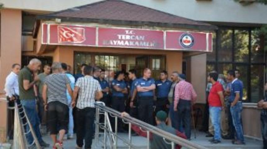 Erzincan&rsquo;daki Silahlı Kavgada &Ouml;len 5 Kişiden 2&rsquo;sinin Cenazesi Erzurum&rsquo;a Getirildi