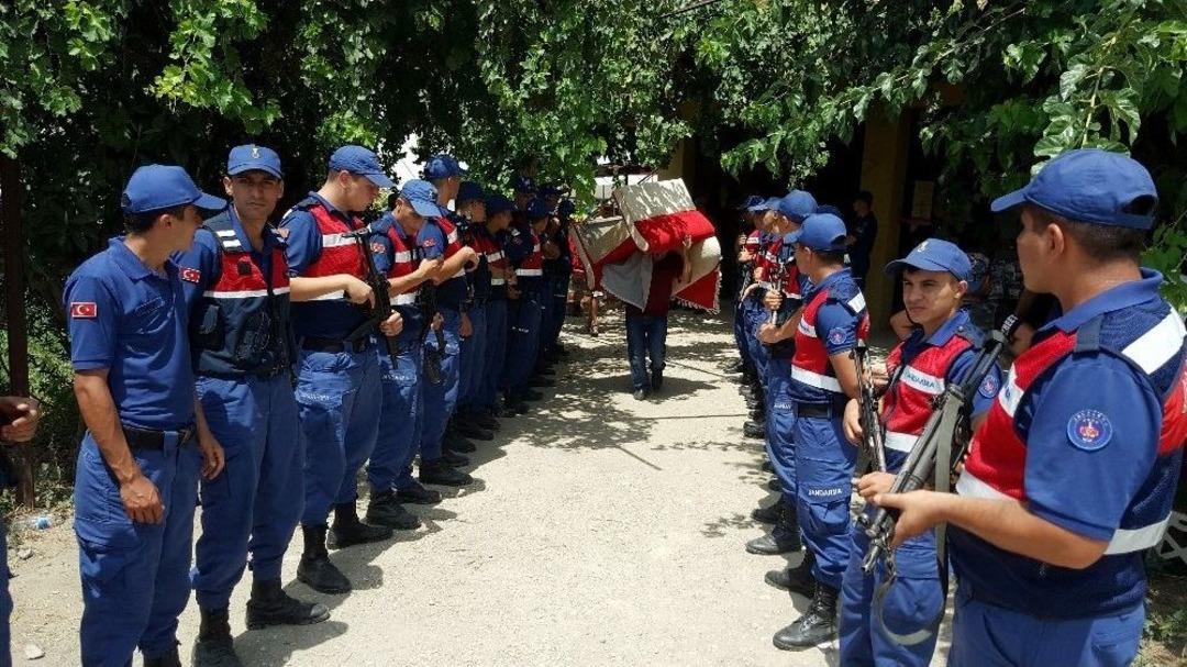 Evlerini G&ouml;zyaşları İ&ccedil;erisinde Boşalttılar