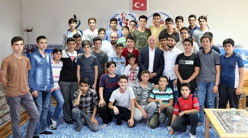 Başkan Sekmen&rsquo;den Gen&ccedil;lere Kariyer Dersi