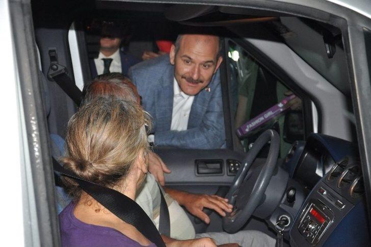 Karşılarında Bakanı Gören Yolcular Şaşkına Döndü G3