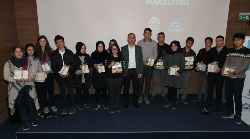 Gebzeli &Ouml;ğrenciler Akif&rsquo;i Okuyarak Andı