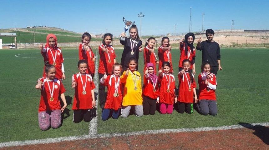 Yıldız Kızlar&rsquo;da Şampiyon Sason İstiklal Ortaokulu