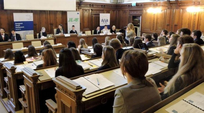 T&uuml;rk &Ouml;ğrenciye İngiltere&rsquo;den &Ouml;d&uuml;l