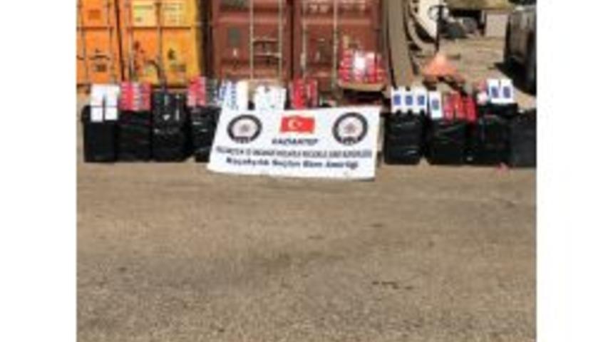 İki Ayrı Depoya Baskında 19 Bin 7o Paket G&uuml;mr&uuml;k Ka&ccedil;ağı Sigara El Ge&ccedil;irildi