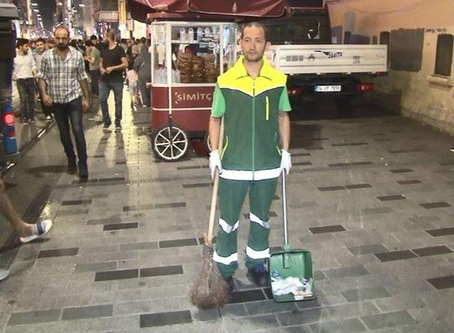 (özel) Taksim’de Temizlik İşçisinden İnsanlık Dersi