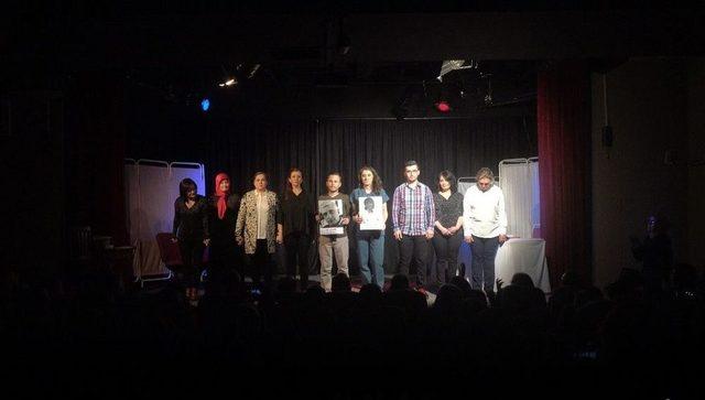 Sağlık Çalışanları Samsun’da Tiyatro Oyunu Sahneledi
