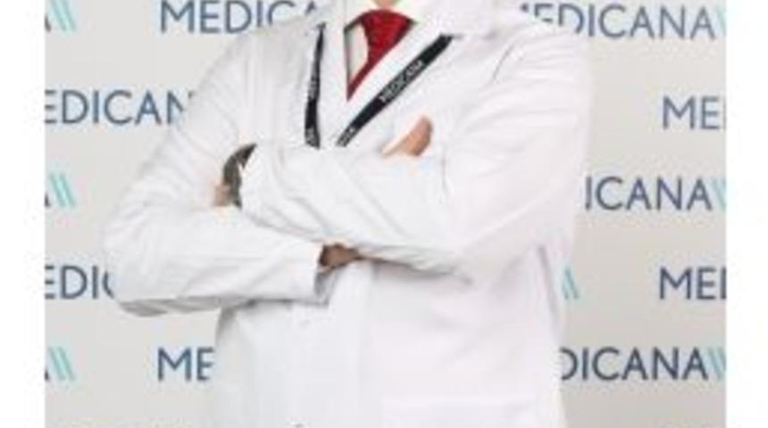 Refl&uuml; Tedavisinde Beslenmenin &Ouml;nemi