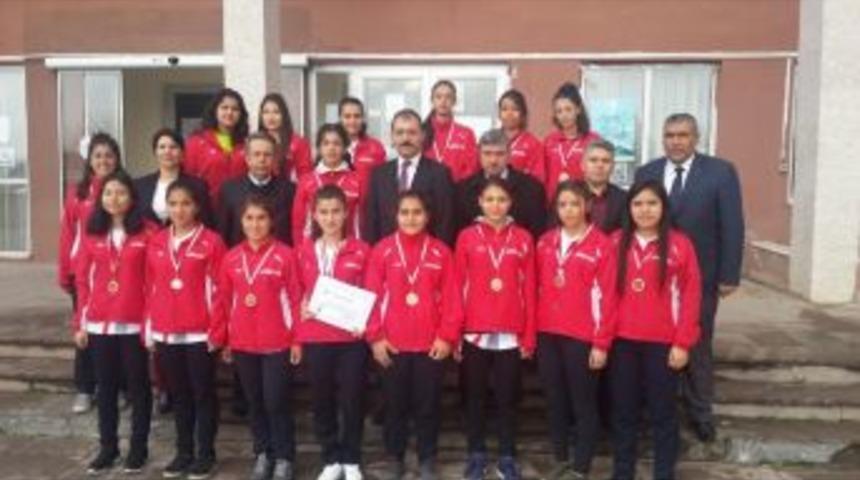 K&ouml;yceğizli Kızlar Şampiyonluğa Koşuyor
