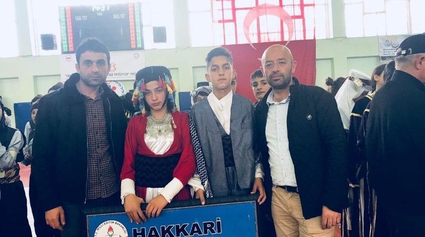 Hakkari Spk Okulu Halk Oyunları Ekibi T&uuml;rkiye Finaline Gidiyor