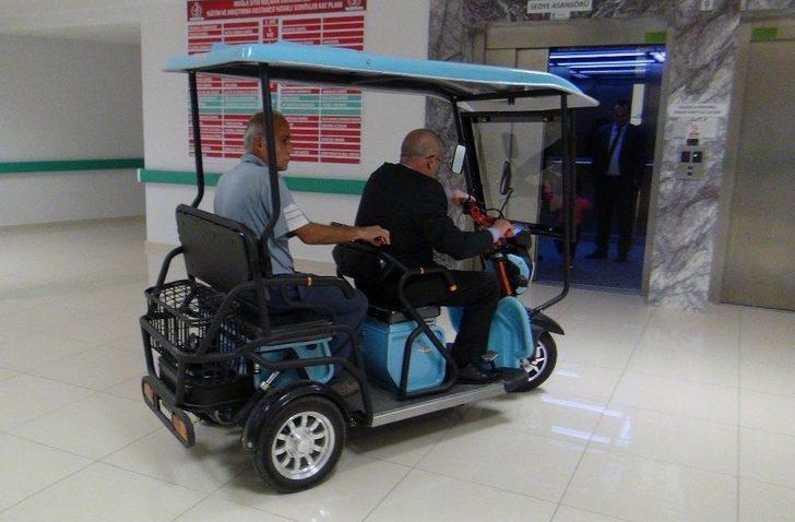 Yaşlı Ve Engelli Hastalara Golf Araçlı Hizmet G4