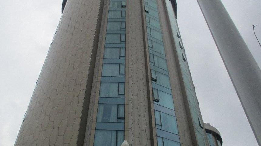 Kadık&ouml;y&rsquo;de L&uuml;ks Otelde İntihar