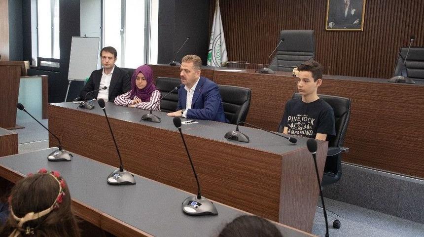 Lgs&rsquo;de Başarı G&ouml;steren &Ouml;ğrencilere &Ouml;d&uuml;l