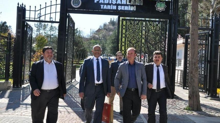 Dr. Muhammed Al Adil, Osmanlı Padişahları Tarih Şeridini Ziyaret Etti