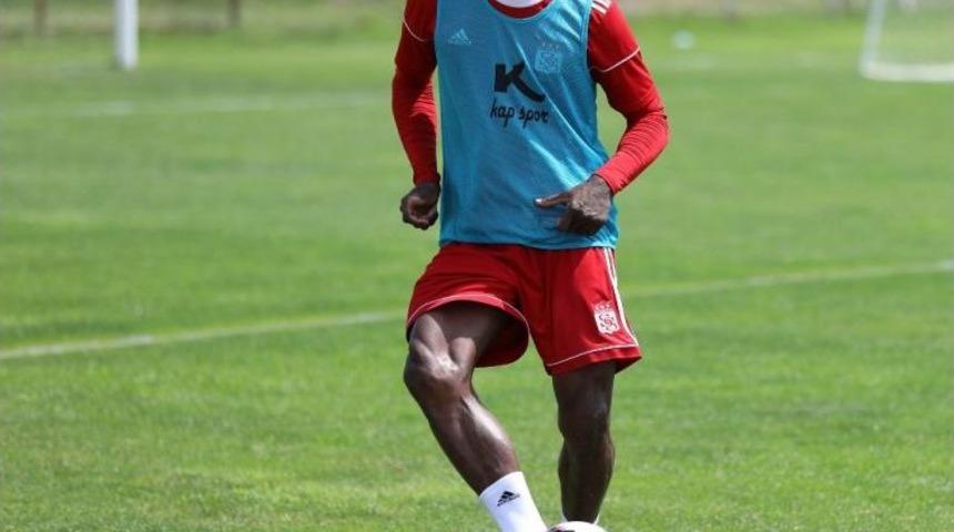 Aydın Karabulut Takımla &Ccedil;alışmalara Başladı