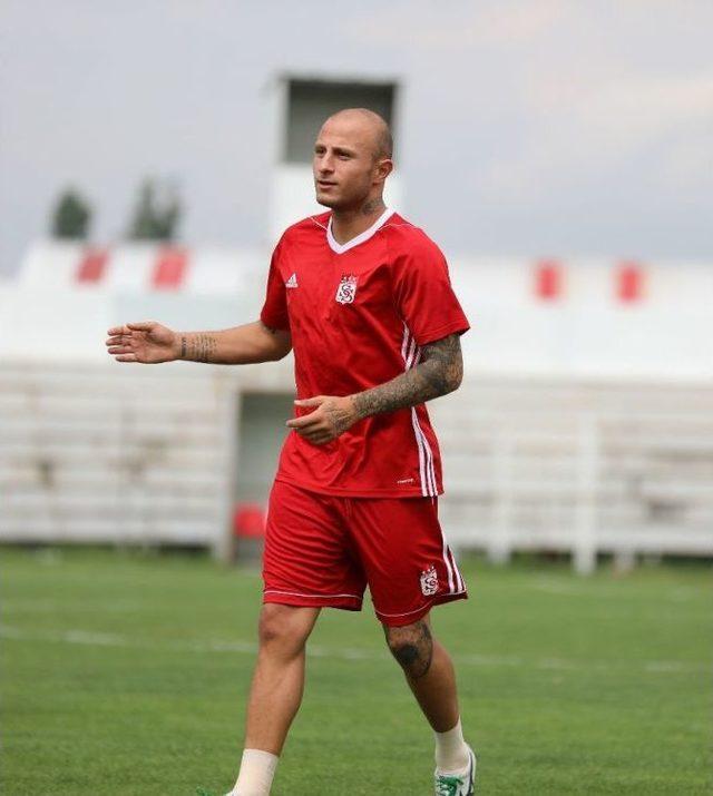 Aydın Karabulut Takımla &Ccedil;alışmalara Başladı 2