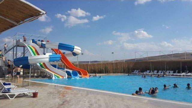 Heybeli’de Bölgenin En Büyük Aqua Parkı Açıldı