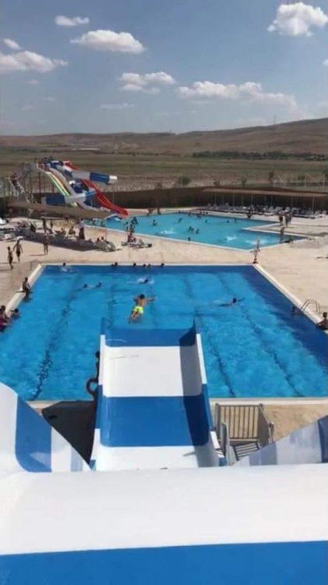 Heybeli’de Bölgenin En Büyük Aqua Parkı Açıldı